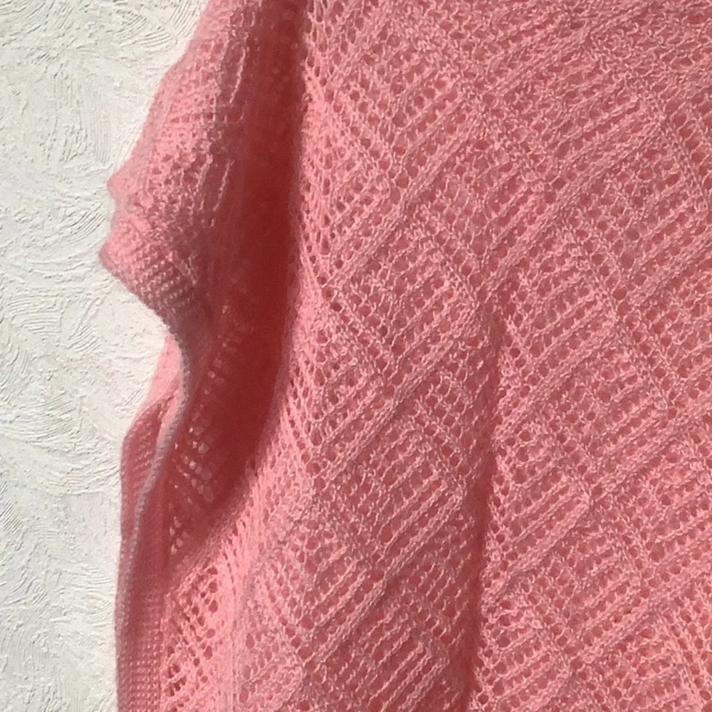 Woodward NWT - rich baby pink scalloped trim soft, cozy SCARF - ~ 20 x 66 IN